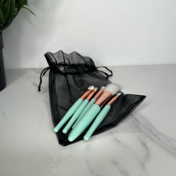 Mini Travel Size Make Up Brush Set - Picture 3 of 4